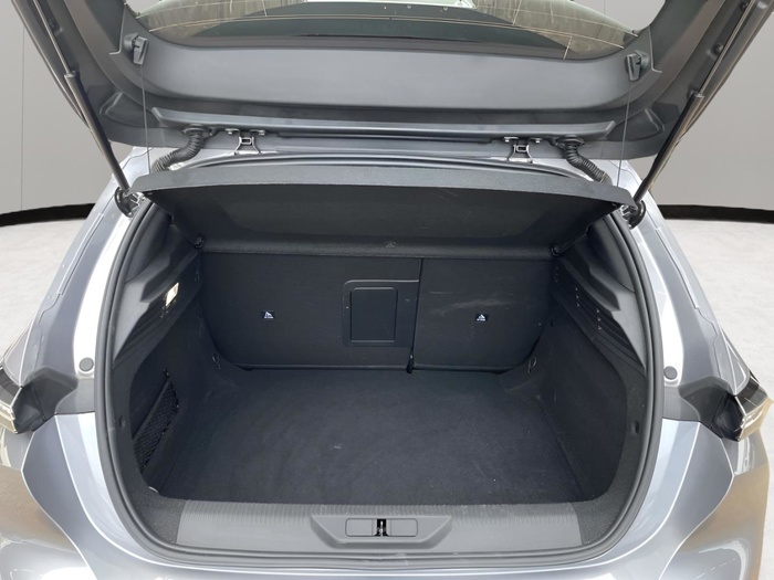 Peugeot 308 PureTech 130 S&S Allure 96 kW (130 CV) Vehículo usado en Sevilla Peugeot 308 PureTech 130 S&S Allure 96 kW (130 CV) Vehículo usado en Sevilla