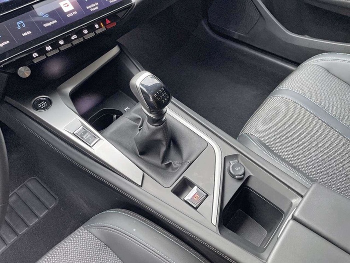 Peugeot 308 PureTech 130 S&S Allure 96 kW (130 CV) Vehículo usado en Sevilla Peugeot 308 PureTech 130 S&S Allure 96 kW (130 CV) Vehículo usado en Sevilla