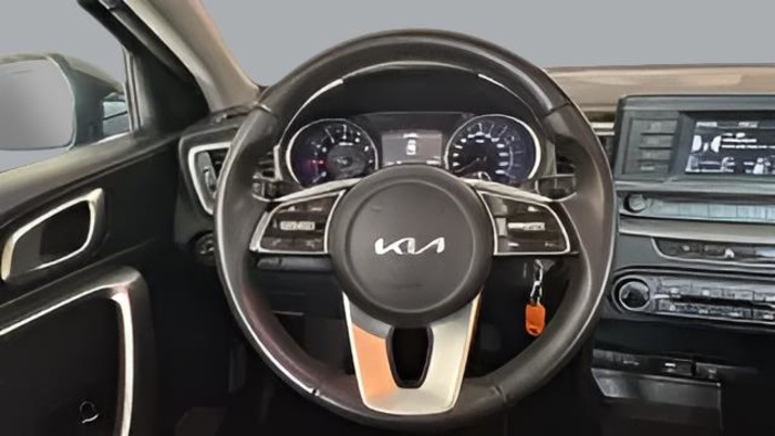 Kia Ceed 1.0 T-GDi Concept 74 kW (100 CV) Vehículo usado en Sevilla Kia Ceed 1.0 T-GDi Concept 74 kW (100 CV) Vehículo usado en Sevilla