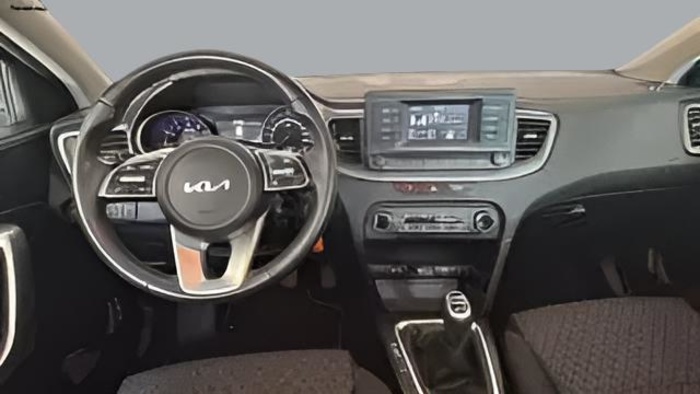 Kia Ceed 1.0 T-GDi Concept 74 kW (100 CV) Vehículo usado en Sevilla Kia Ceed 1.0 T-GDi Concept 74 kW (100 CV) Vehículo usado en Sevilla