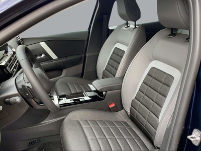 Citroen C4 Hybrid 145 Business Edition e-DCS6 107 kW (145 CV) 10 Citroen C4 Hybrid 145 Business Edition e-DCS6 107 kW (145 CV) 10