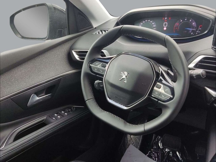 Peugeot 5008 BlueHDi 130 S&S Allure EAT8 96 kW (130 CV) Vehículo usado en Sevilla Peugeot 5008 BlueHDi 130 S&S Allure EAT8 96 kW (130 CV) Vehículo usado en Sevilla