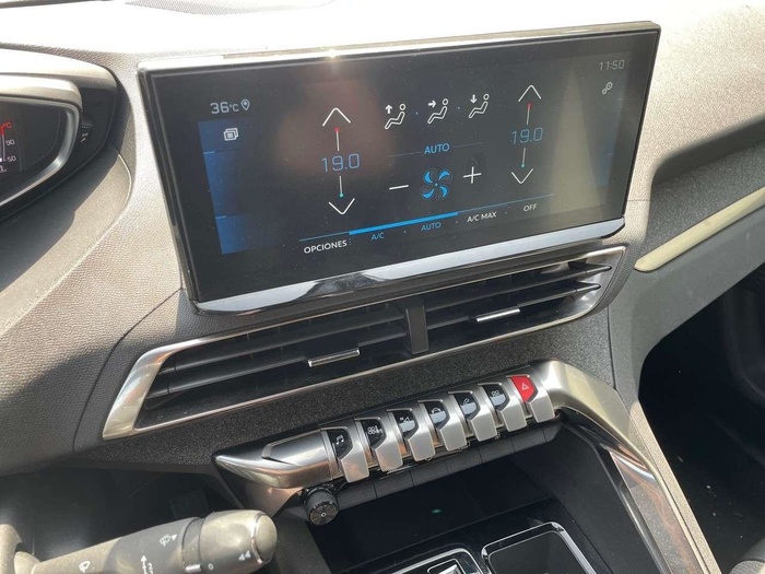 Peugeot 5008 BlueHDi 130 S&S Allure EAT8 96 kW (130 CV) Vehículo usado en Sevilla Peugeot 5008 BlueHDi 130 S&S Allure EAT8 96 kW (130 CV) Vehículo usado en Sevilla