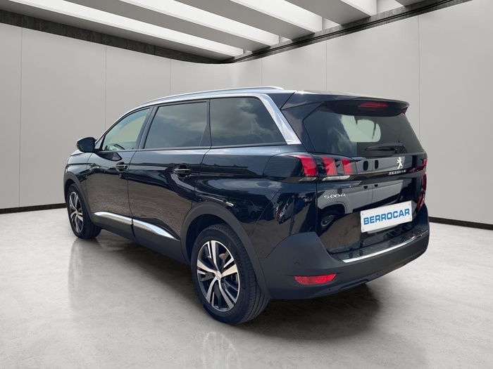 Peugeot 5008 BlueHDi 130 S&S Allure EAT8 96 kW (130 CV) Vehículo usado en Sevilla Peugeot 5008 BlueHDi 130 S&S Allure EAT8 96 kW (130 CV) Vehículo usado en Sevilla