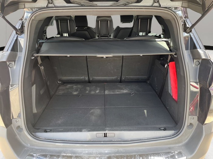 Peugeot 5008 BlueHDi 130 S&S Allure EAT8 96 kW (130 CV) Vehículo usado en Sevilla Peugeot 5008 BlueHDi 130 S&S Allure EAT8 96 kW (130 CV) Vehículo usado en Sevilla