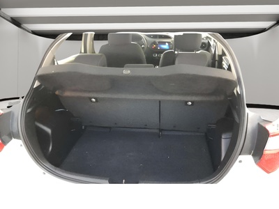 Toyota Yaris 1.0 Business 51 kW (69 CV) 10 Toyota Yaris 1.0 Business 51 kW (69 CV) 10