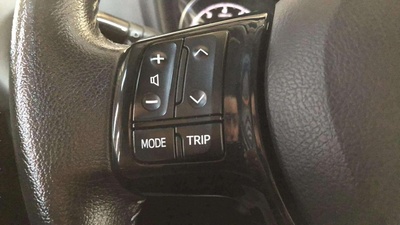 Toyota Yaris 1.0 Business 51 kW (69 CV) 17 Toyota Yaris 1.0 Business 51 kW (69 CV) 17