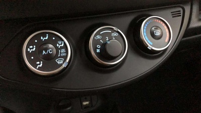 Toyota Yaris 1.0 Business 51 kW (69 CV) 13 Toyota Yaris 1.0 Business 51 kW (69 CV) 13