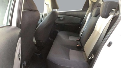 Toyota Yaris 1.0 Business 51 kW (69 CV) 9 Toyota Yaris 1.0 Business 51 kW (69 CV) 9