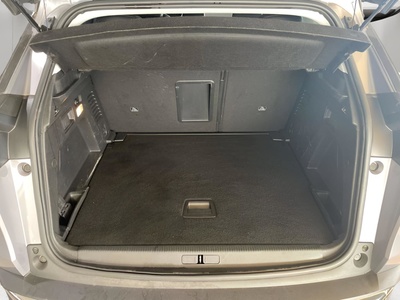 Peugeot 3008 BlueHDI 120 S&S Active EAT6 88 kW (120 CV) 7 Peugeot 3008 BlueHDI 120 S&S Active EAT6 88 kW (120 CV) 7