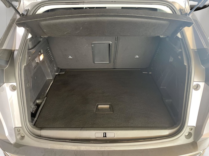 Peugeot 3008 BlueHDI 120 S&S Active EAT6 88 kW (120 CV) Vehículo usado en Sevilla Peugeot 3008 BlueHDI 120 S&S Active EAT6 88 kW (120 CV) Vehículo usado en Sevilla