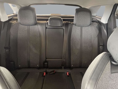 Peugeot 3008 BlueHDI 120 S&S Active EAT6 88 kW (120 CV) 19 Peugeot 3008 BlueHDI 120 S&S Active EAT6 88 kW (120 CV) 19