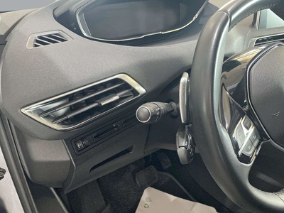 Peugeot 3008 BlueHDI 120 S&S Active EAT6 88 kW (120 CV) 20 Peugeot 3008 BlueHDI 120 S&S Active EAT6 88 kW (120 CV) 20