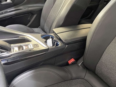 Peugeot 3008 BlueHDI 120 S&S Active EAT6 88 kW (120 CV) 21 Peugeot 3008 BlueHDI 120 S&S Active EAT6 88 kW (120 CV) 21