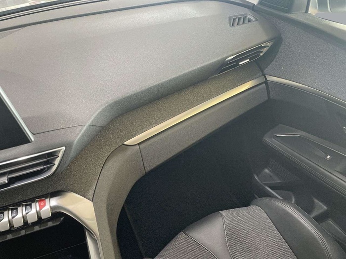 Peugeot 3008 BlueHDI 120 S&S Active EAT6 88 kW (120 CV) Vehículo usado en Sevilla Peugeot 3008 BlueHDI 120 S&S Active EAT6 88 kW (120 CV) Vehículo usado en Sevilla