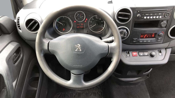 Peugeot Partner Furgón Electric Confort L1 49 kW (67 CV) Vehículo usado en Sevilla Peugeot Partner Furgón Electric Confort L1 49 kW (67 CV) Vehículo usado en Sevilla