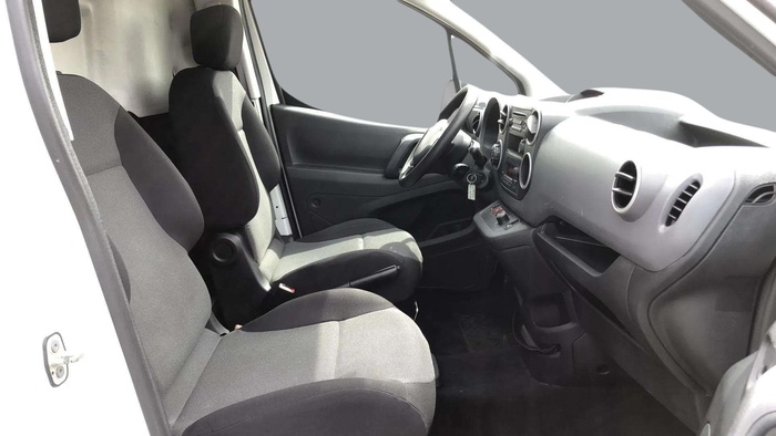 Peugeot Partner Furgón Electric Confort L1 49 kW (67 CV) Vehículo usado en Sevilla Peugeot Partner Furgón Electric Confort L1 49 kW (67 CV) Vehículo usado en Sevilla
