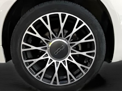 Fiat 500C 1.0 Hybrid Dolcevita 51 kW (70 CV) 9 Fiat 500C 1.0 Hybrid Dolcevita 51 kW (70 CV) 9