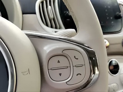 Fiat 500C 1.0 Hybrid Dolcevita 51 kW (70 CV) 12 Fiat 500C 1.0 Hybrid Dolcevita 51 kW (70 CV) 12