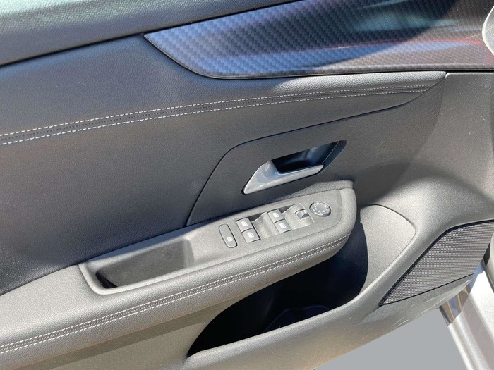 Opel Mokka-e BEV 50kWh GS Line-e 100 kW (136 CV) Vehículo usado en Sevilla Opel Mokka-e BEV 50kWh GS Line-e 100 kW (136 CV) Vehículo usado en Sevilla