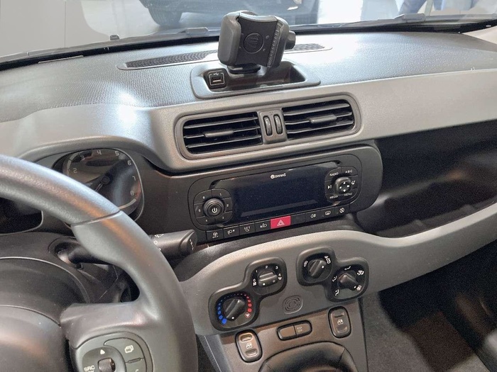 Fiat Panda 1.0 Hybrid GSE City Life 51 kW (70 CV) Vehículo usado en Sevilla Fiat Panda 1.0 Hybrid GSE City Life 51 kW (70 CV) Vehículo usado en Sevilla