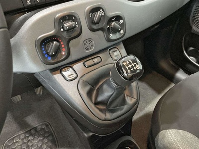 Fiat Panda 1.0 Hybrid GSE City Life 51 kW (70 CV) 9 Fiat Panda 1.0 Hybrid GSE City Life 51 kW (70 CV) 9