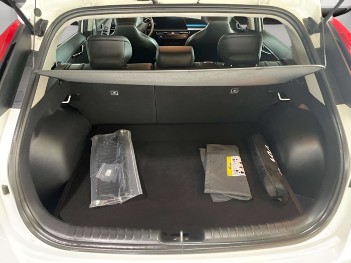 Kia Niro 1.6 GDi HEV Híbrido Drive 104 kW (141 CV) Vehículo usado en Sevilla Kia Niro 1.6 GDi HEV Híbrido Drive 104 kW (141 CV) Vehículo usado en Sevilla