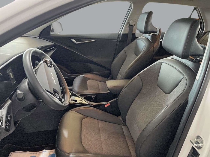 Kia Niro 1.6 GDi HEV Híbrido Drive 104 kW (141 CV) Vehículo usado en Sevilla Kia Niro 1.6 GDi HEV Híbrido Drive 104 kW (141 CV) Vehículo usado en Sevilla