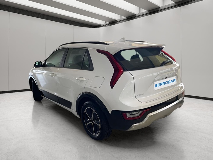 Kia Niro 1.6 GDi HEV Híbrido Drive 104 kW (141 CV) Vehículo usado en Sevilla Kia Niro 1.6 GDi HEV Híbrido Drive 104 kW (141 CV) Vehículo usado en Sevilla