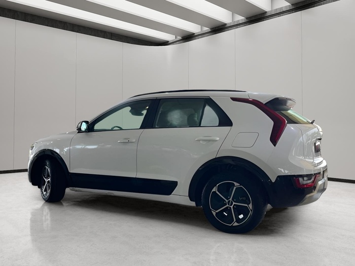 Kia Niro 1.6 GDi HEV Híbrido Drive 104 kW (141 CV) Vehículo usado en Sevilla Kia Niro 1.6 GDi HEV Híbrido Drive 104 kW (141 CV) Vehículo usado en Sevilla