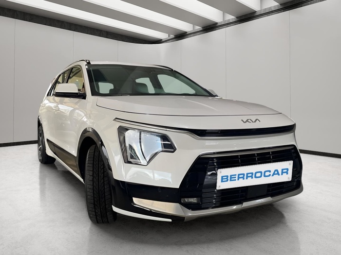 Kia Niro 1.6 GDi HEV Híbrido Drive 104 kW (141 CV) Vehículo usado en Sevilla Kia Niro 1.6 GDi HEV Híbrido Drive 104 kW (141 CV) Vehículo usado en Sevilla