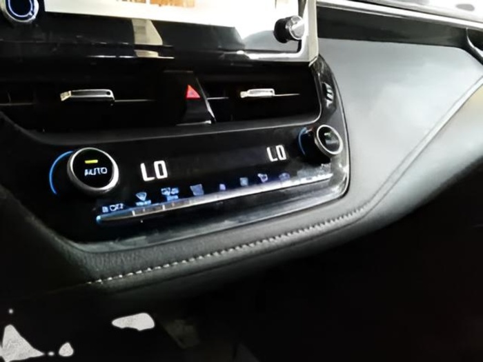 Toyota Corolla 1.8 125 Híbrido Active Tech E-CVT 90 kW (122 CV) Vehículo usado en Sevilla Toyota Corolla 1.8 125 Híbrido Active Tech E-CVT 90 kW (122 CV) Vehículo usado en Sevilla