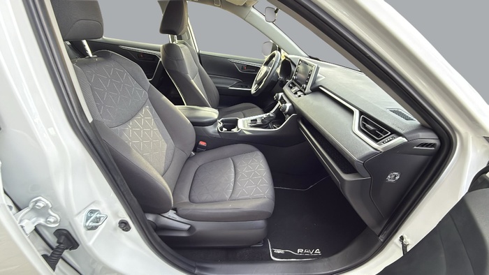 Toyota Rav4 220H Business 160 kW (218 CV) Vehículo usado en Sevilla Toyota Rav4 220H Business 160 kW (218 CV) Vehículo usado en Sevilla