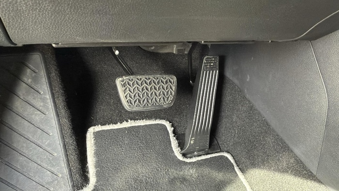 Toyota Rav4 220H Business 160 kW (218 CV) Vehículo usado en Sevilla Toyota Rav4 220H Business 160 kW (218 CV) Vehículo usado en Sevilla