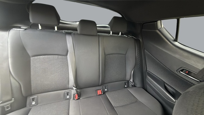 Toyota C-HR 1.8 125H Active 90 kW (122 CV) Vehículo usado en Sevilla Toyota C-HR 1.8 125H Active 90 kW (122 CV) Vehículo usado en Sevilla