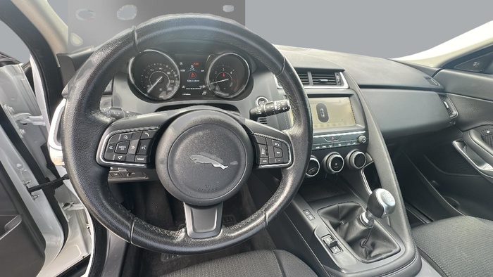 Jaguar E-PACE 2.0D 110 kW (150 CV) Vehículo usado en Sevilla Jaguar E-PACE 2.0D 110 kW (150 CV) Vehículo usado en Sevilla