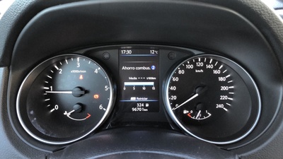 Nissan Qashqai dCi 115 Acenta 85 kW (115 CV) 9 Nissan Qashqai dCi 115 Acenta 85 kW (115 CV) 9