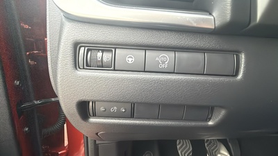 Nissan Qashqai DIG-T 140 mHEV Acenta 4x2 103 kW (140 CV) 31 Nissan Qashqai DIG-T 140 mHEV Acenta 4x2 103 kW (140 CV) 31