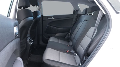 Hyundai Tucson 1.6 CRDI 48V SLE 4x2 85 kW (116 CV) 7 Hyundai Tucson 1.6 CRDI 48V SLE 4x2 85 kW (116 CV) 7