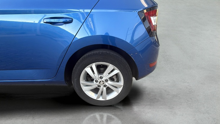 Skoda Fabia 1.0 TSI Ambition Plus 70 kW (95 CV) Vehículo usado en Sevilla Skoda Fabia 1.0 TSI Ambition Plus 70 kW (95 CV) Vehículo usado en Sevilla