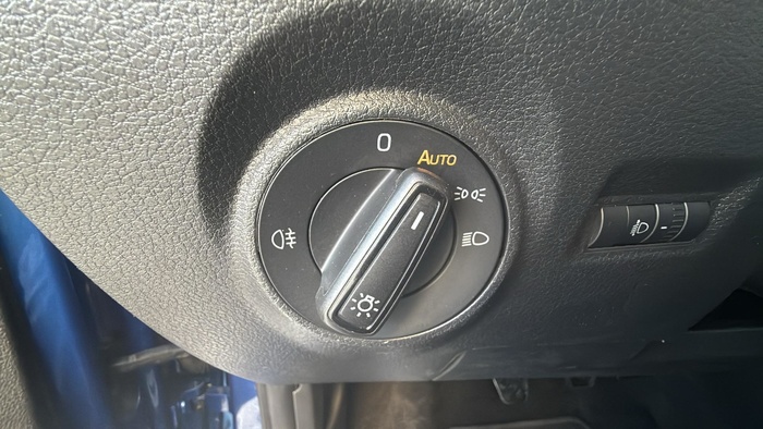 Skoda Fabia 1.0 TSI Ambition Plus 70 kW (95 CV) Vehículo usado en Sevilla Skoda Fabia 1.0 TSI Ambition Plus 70 kW (95 CV) Vehículo usado en Sevilla