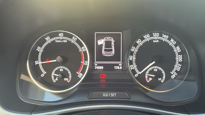 Skoda Fabia 1.0 TSI Ambition Plus 70 kW (95 CV) Vehículo usado en Sevilla Skoda Fabia 1.0 TSI Ambition Plus 70 kW (95 CV) Vehículo usado en Sevilla