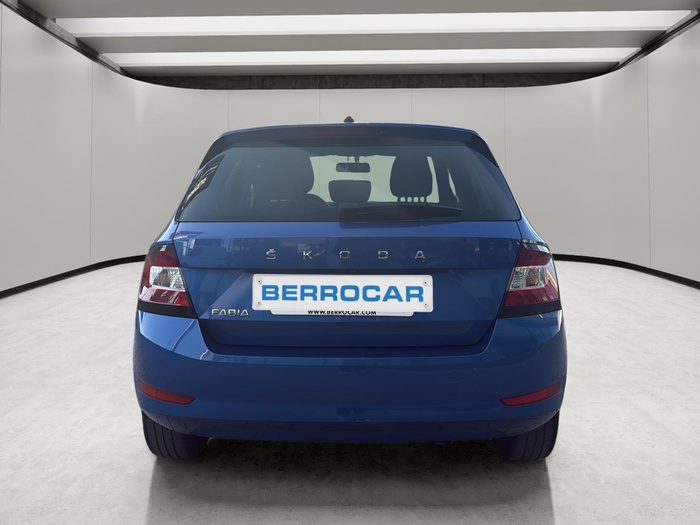 Skoda Fabia 1.0 TSI Ambition Plus 70 kW (95 CV) Vehículo usado en Sevilla Skoda Fabia 1.0 TSI Ambition Plus 70 kW (95 CV) Vehículo usado en Sevilla