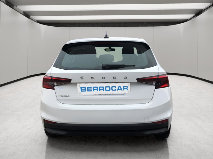 Skoda Fabia 1.0 TSI Ambition 70 kW (95 CV) Vehículo usado en Sevilla Skoda Fabia 1.0 TSI Ambition 70 kW (95 CV) Vehículo usado en Sevilla
