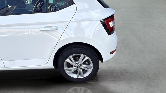 Skoda Fabia 1.0 TSI Ambition Plus 81 kW (110 CV) Vehículo usado en Sevilla Skoda Fabia 1.0 TSI Ambition Plus 81 kW (110 CV) Vehículo usado en Sevilla