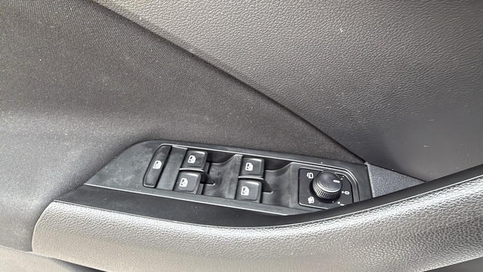 Skoda Kamiq 1.0 TSI Ambition DSG 81 kW (110 CV) Vehículo usado en Sevilla Skoda Kamiq 1.0 TSI Ambition DSG 81 kW (110 CV) Vehículo usado en Sevilla