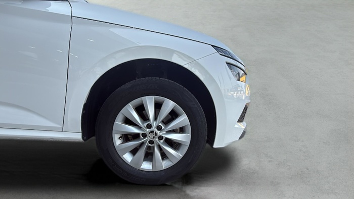 Skoda Kamiq 1.0 TSI Ambition DSG 81 kW (110 CV) Vehículo usado en Sevilla Skoda Kamiq 1.0 TSI Ambition DSG 81 kW (110 CV) Vehículo usado en Sevilla