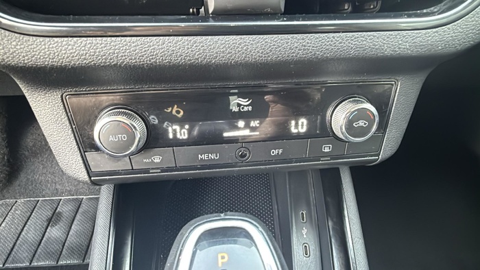 Skoda Kamiq 1.0 TSI Ambition DSG 81 kW (110 CV) Vehículo usado en Sevilla Skoda Kamiq 1.0 TSI Ambition DSG 81 kW (110 CV) Vehículo usado en Sevilla