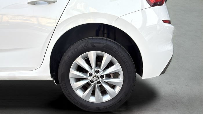 Skoda Kamiq 1.0 TSI Ambition DSG 81 kW (110 CV) Vehículo usado en Sevilla Skoda Kamiq 1.0 TSI Ambition DSG 81 kW (110 CV) Vehículo usado en Sevilla