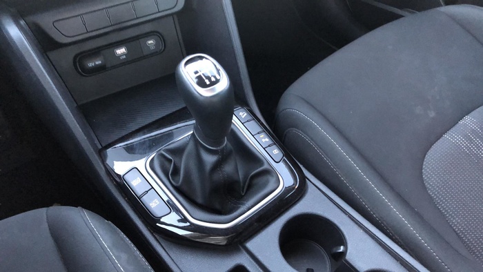 Kia Sportage 1.6 T-GDi Drive 4x2 118 kW (160 CV) Vehículo usado en Sevilla Kia Sportage 1.6 T-GDi Drive 4x2 118 kW (160 CV) Vehículo usado en Sevilla